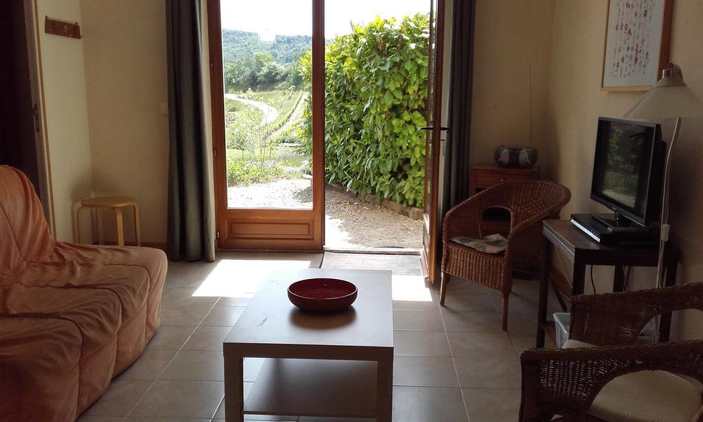 Gites "Entre Les Vignes" Tourreilles ภายนอก รูปภาพ
