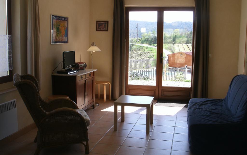 Gites "Entre Les Vignes" Tourreilles ภายนอก รูปภาพ