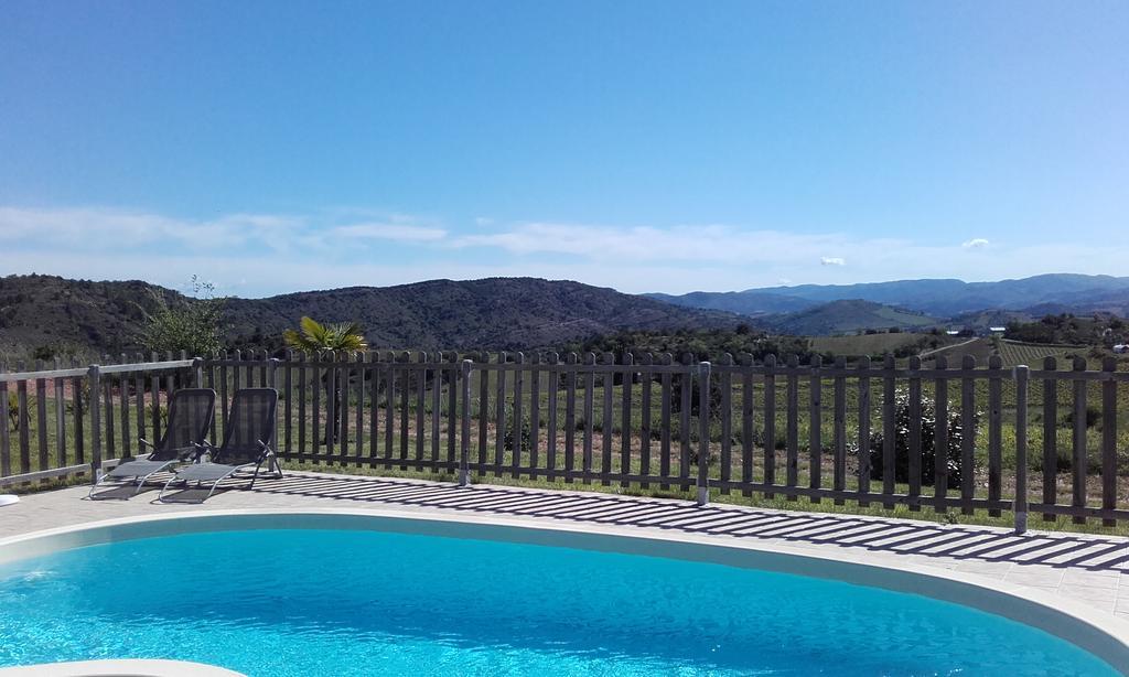 Gites "Entre Les Vignes" Tourreilles ภายนอก รูปภาพ
